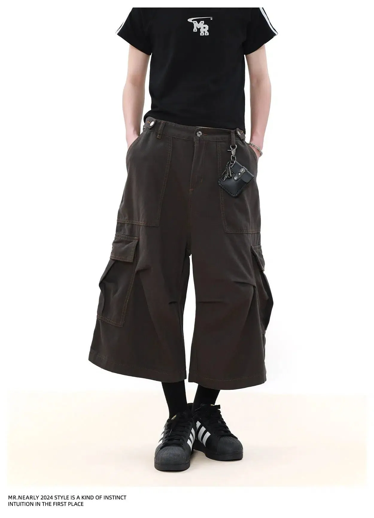 Clean Fit Pleats Cargo Shorts