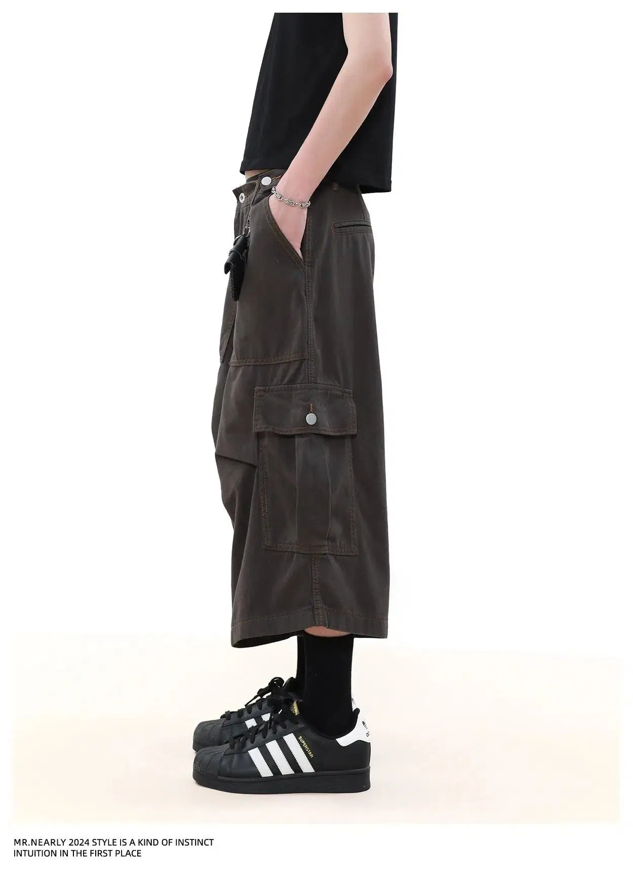 Clean Fit Pleats Cargo Shorts