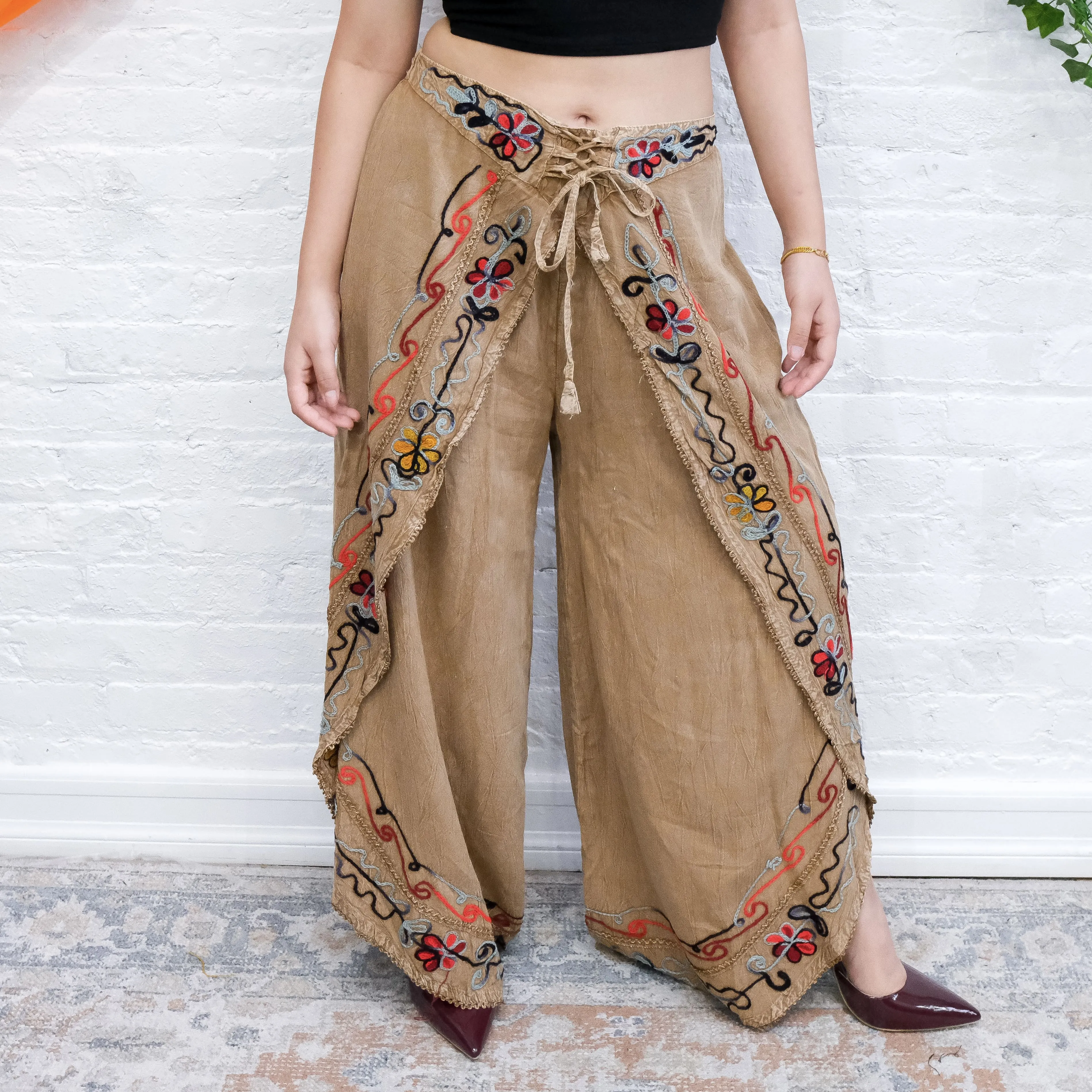 Embroidery Wide Leg Slit Pants