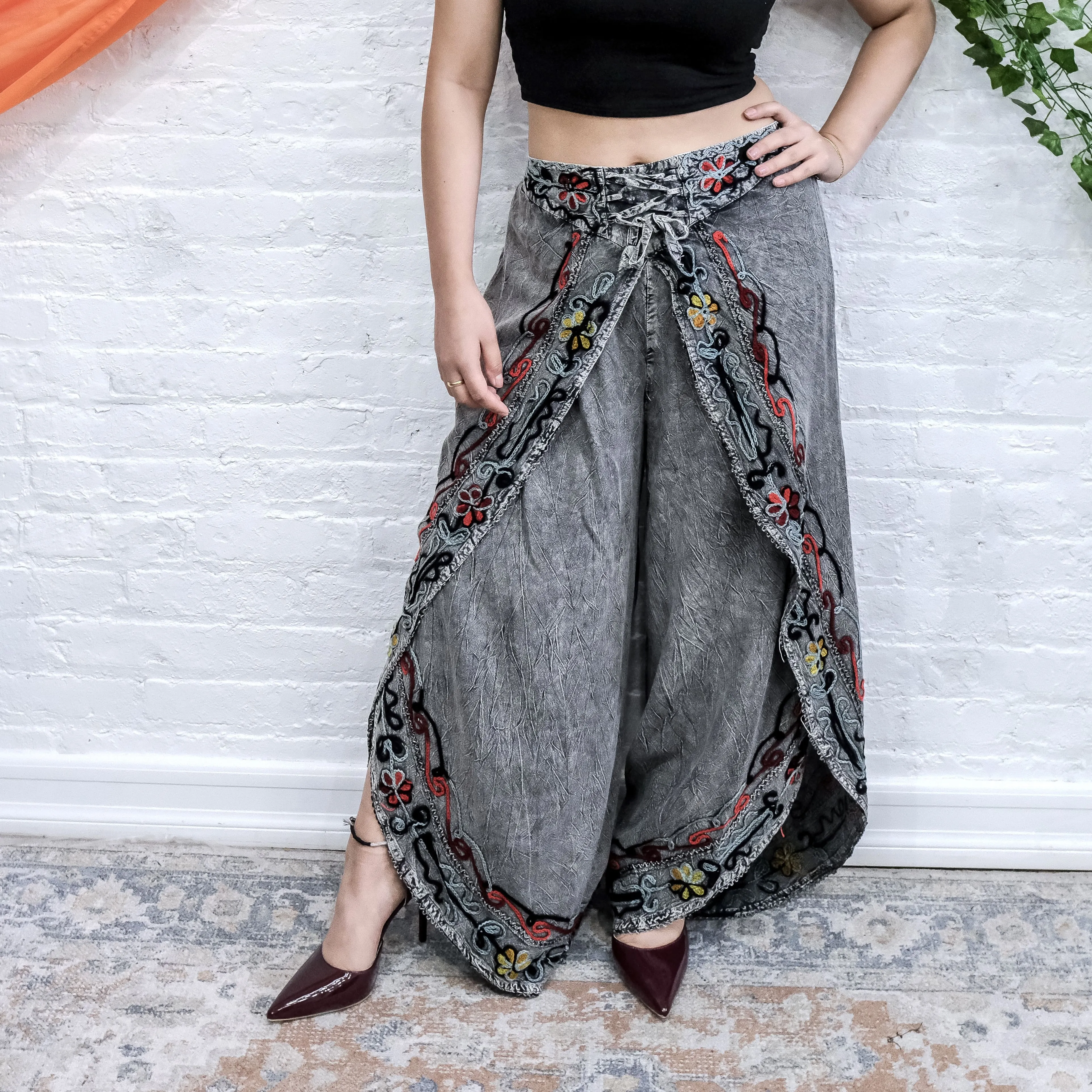 Embroidery Wide Leg Slit Pants