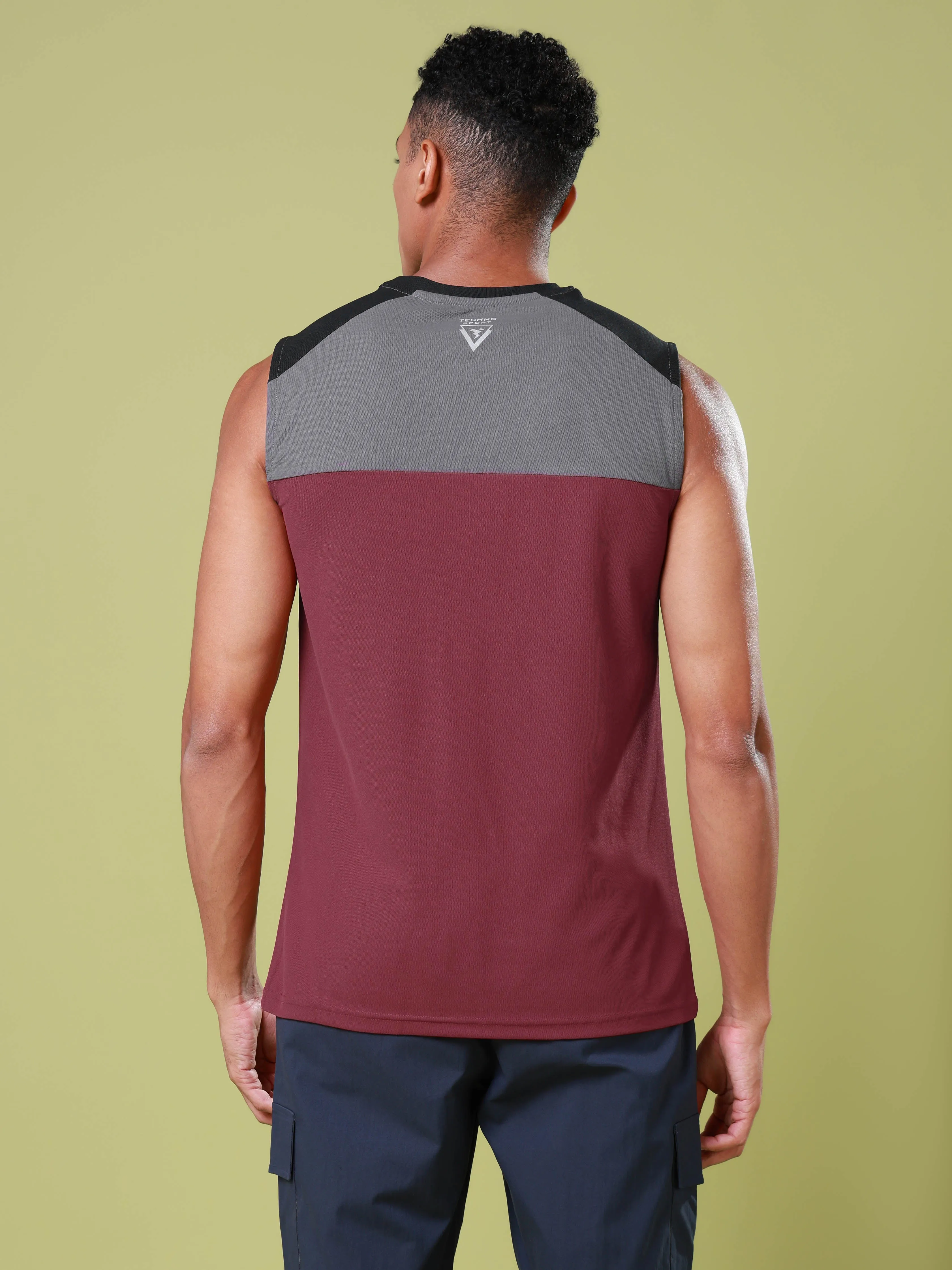 Men Colorblock Slim Fit Round Neck Sports Innerwear Vest with MATPIQ