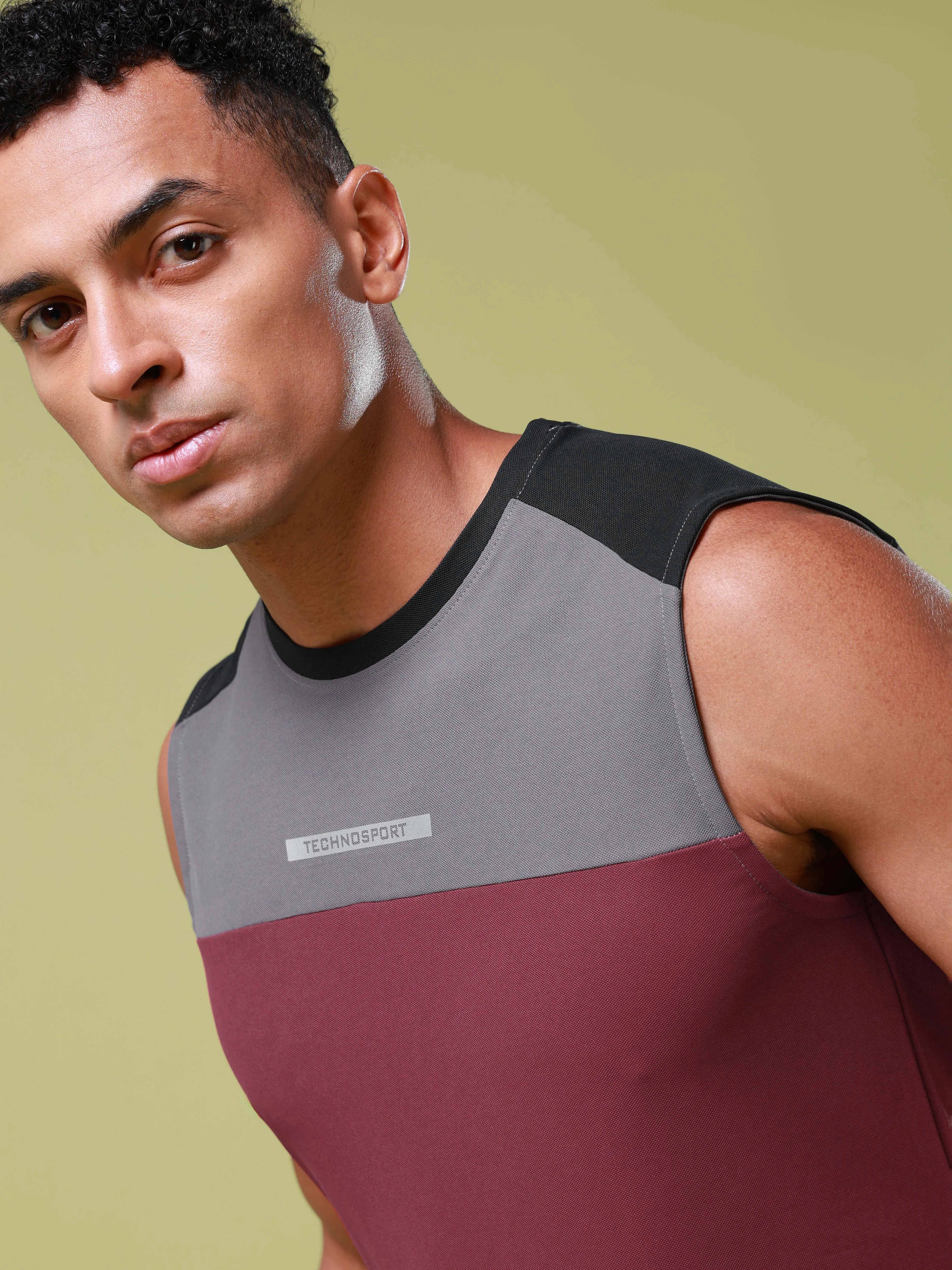 Men Colorblock Slim Fit Round Neck Sports Innerwear Vest with MATPIQ