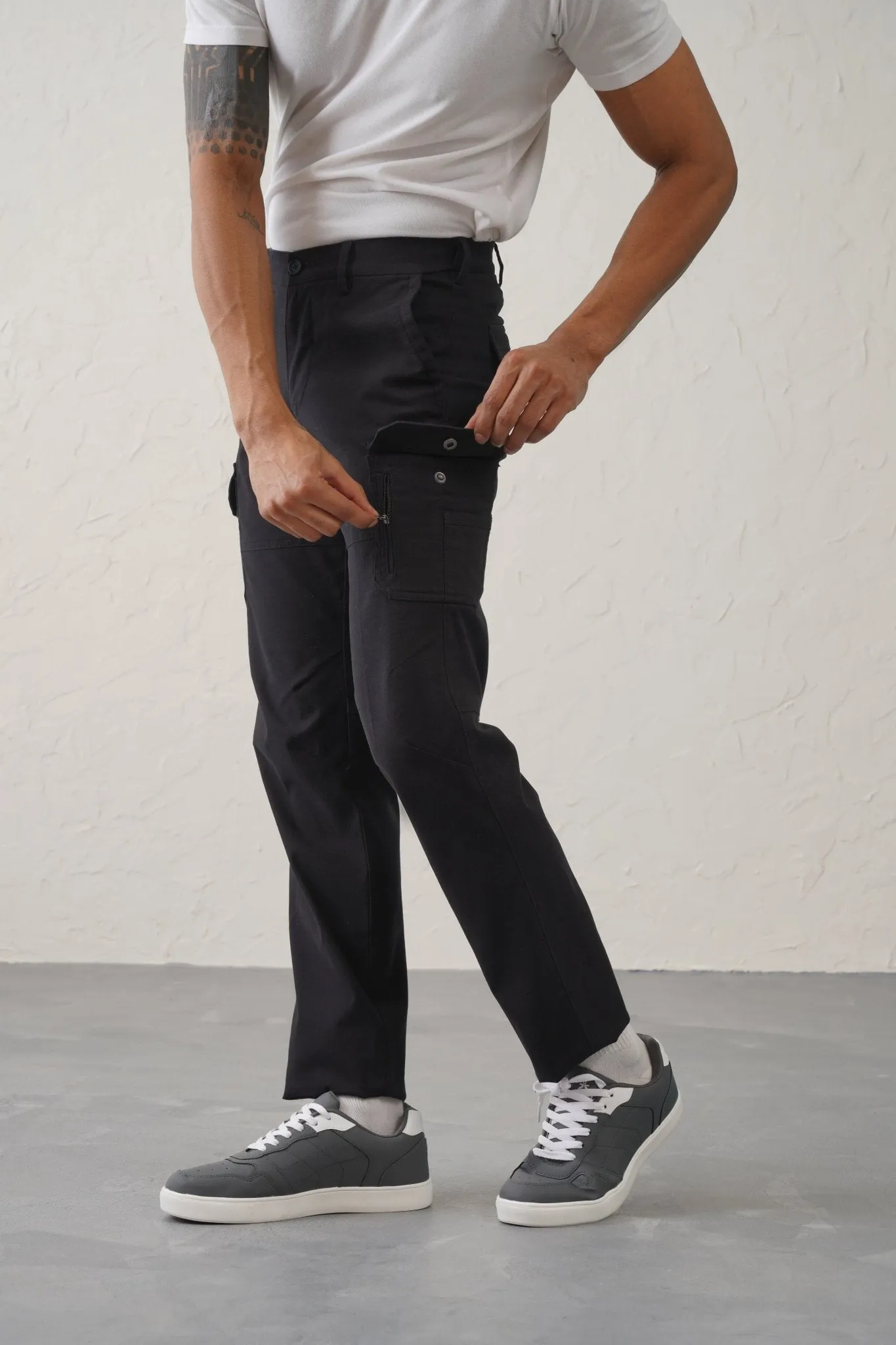 The Slim Fit Pro Cargo Pants - Black